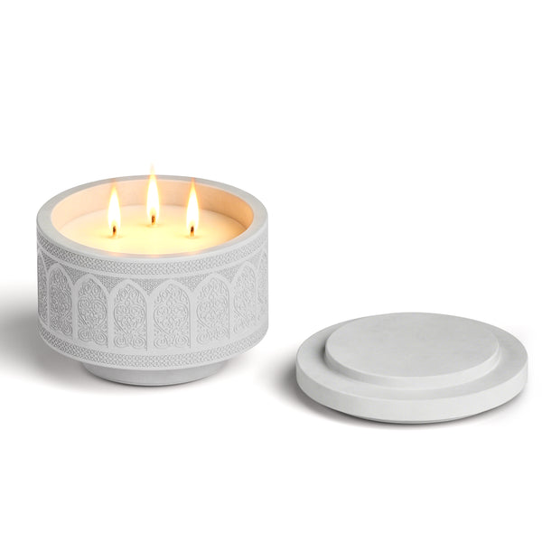Luna Oud Candle